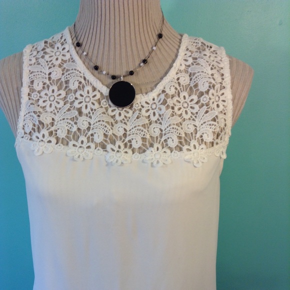 Tops - Three Pink Hearts Top. Size M